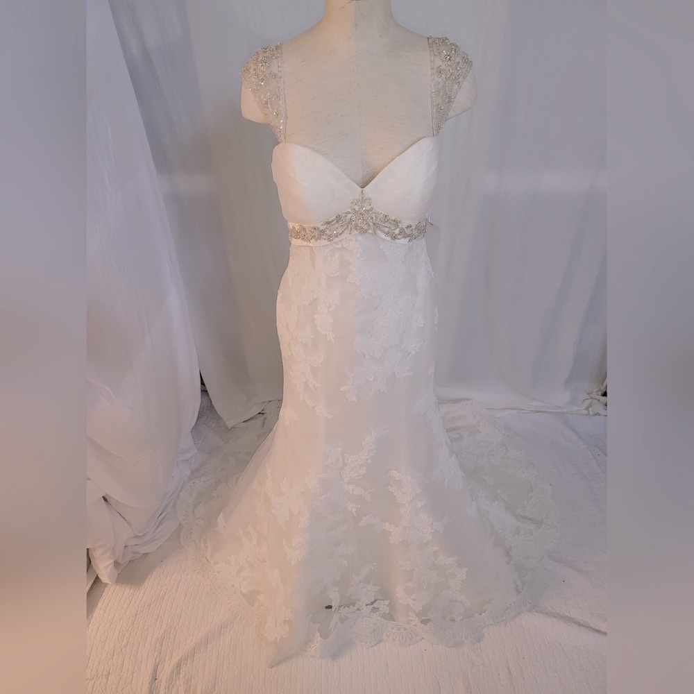 NWT Casablanca Imperial Gown - Wedding Dress - White - Style 2151
